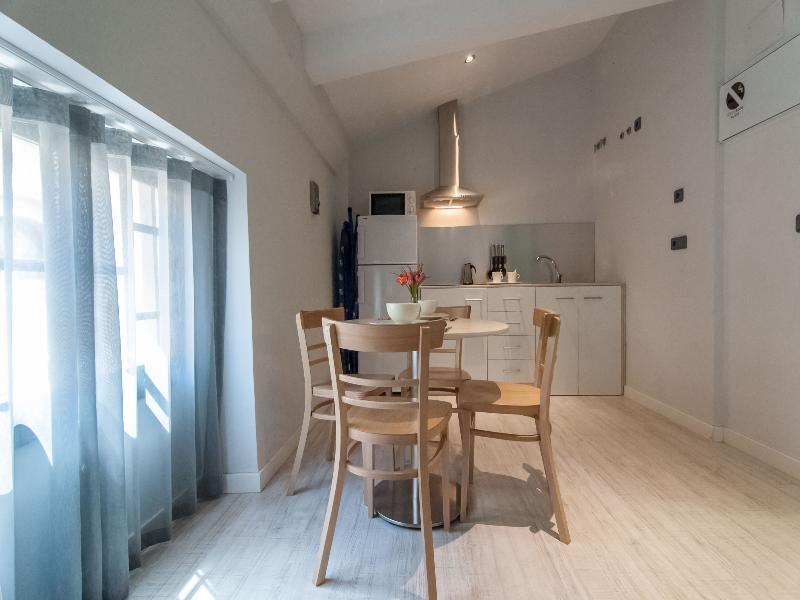 Oliveira Rooms Valence Extérieur photo